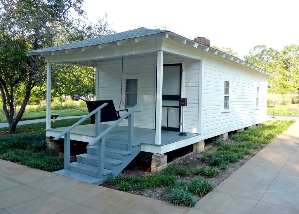 Elvis'_birthplace_Tupelo,_MS_2007