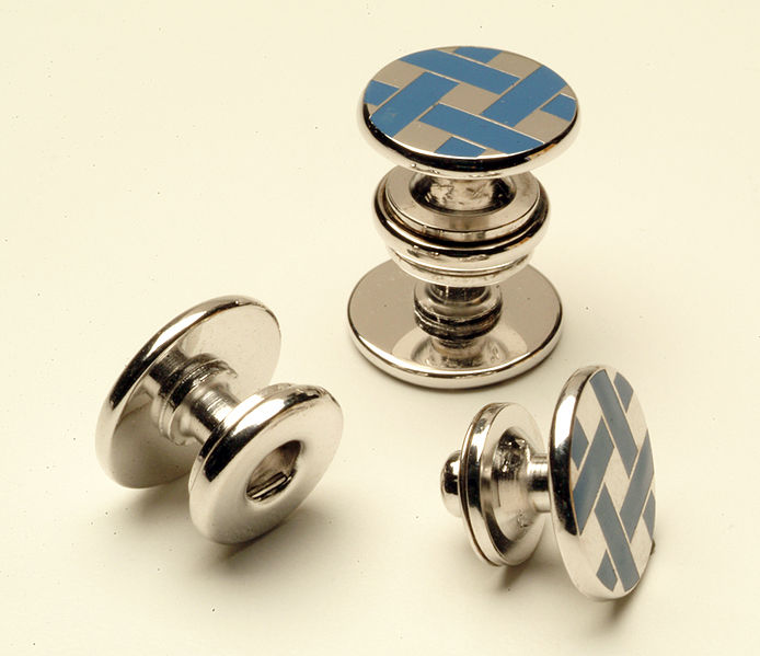 694px-Double-sided_button_snap_cuff_link