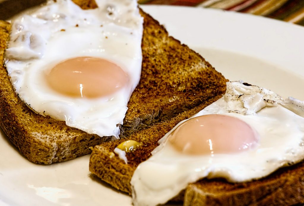 fried-eggs-456351_1920