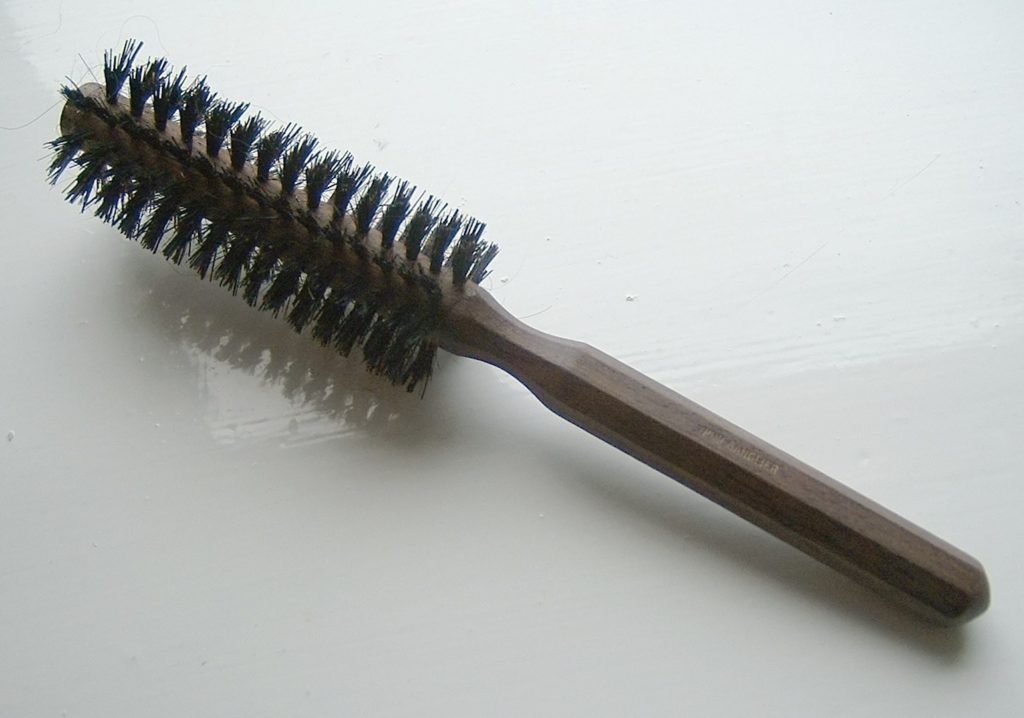 roundhairbrush