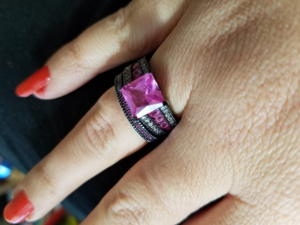 Jeulia Jewelry Pink Sapphire Ring