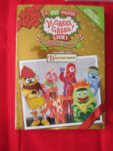 Yo Gabba Gabba - Get in the holiday spirit with Brobee, Foofa